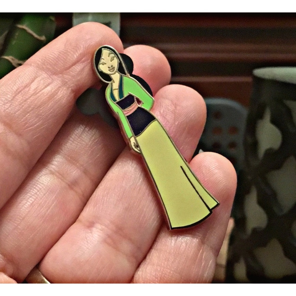 🌸Authentic Disney Princess Mulan Pin🌸